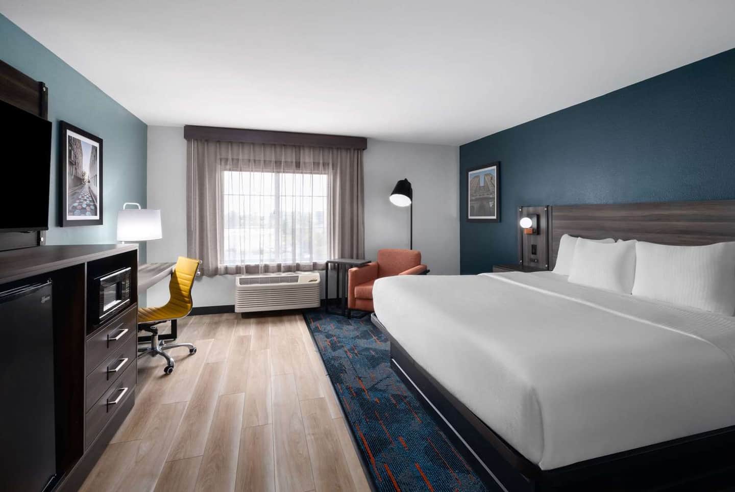 La Quinta Inn & Suites by Wyndham Greensboro NC