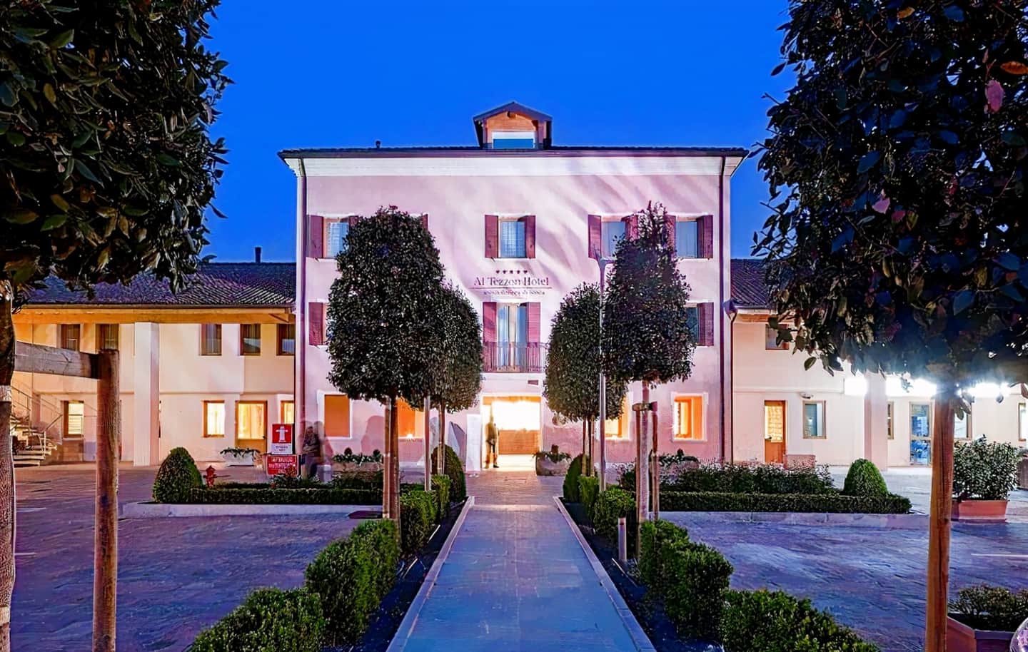 Al Tezzon Hotel