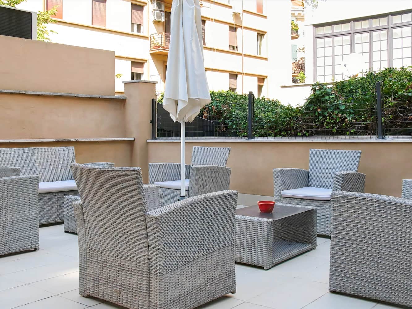 Dea Roma Inn