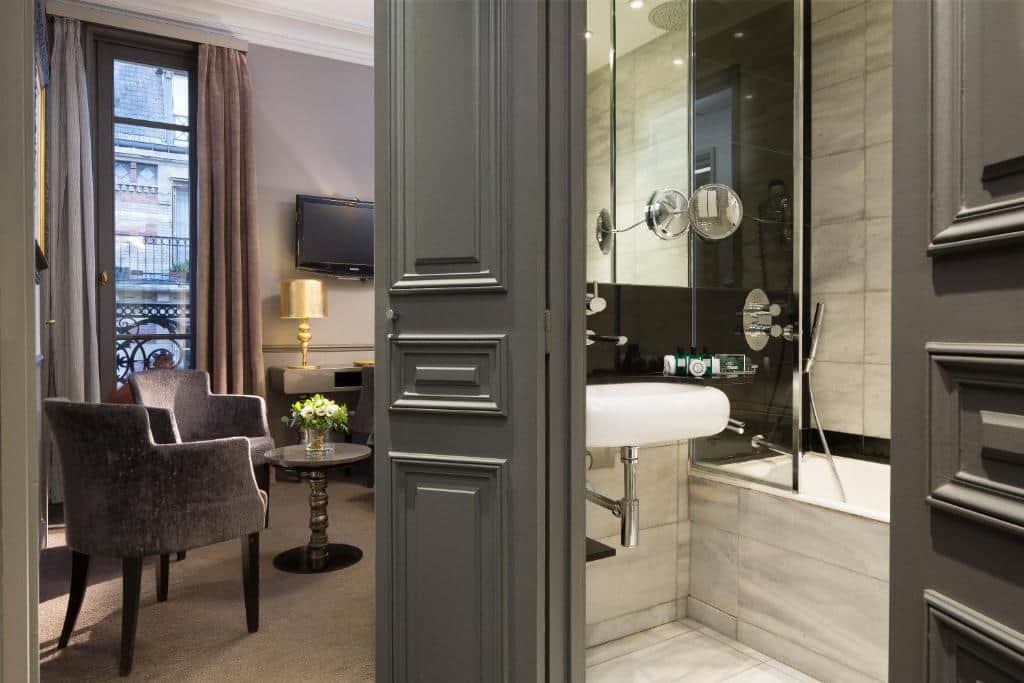 Hôtel Lumen Paris Louvre