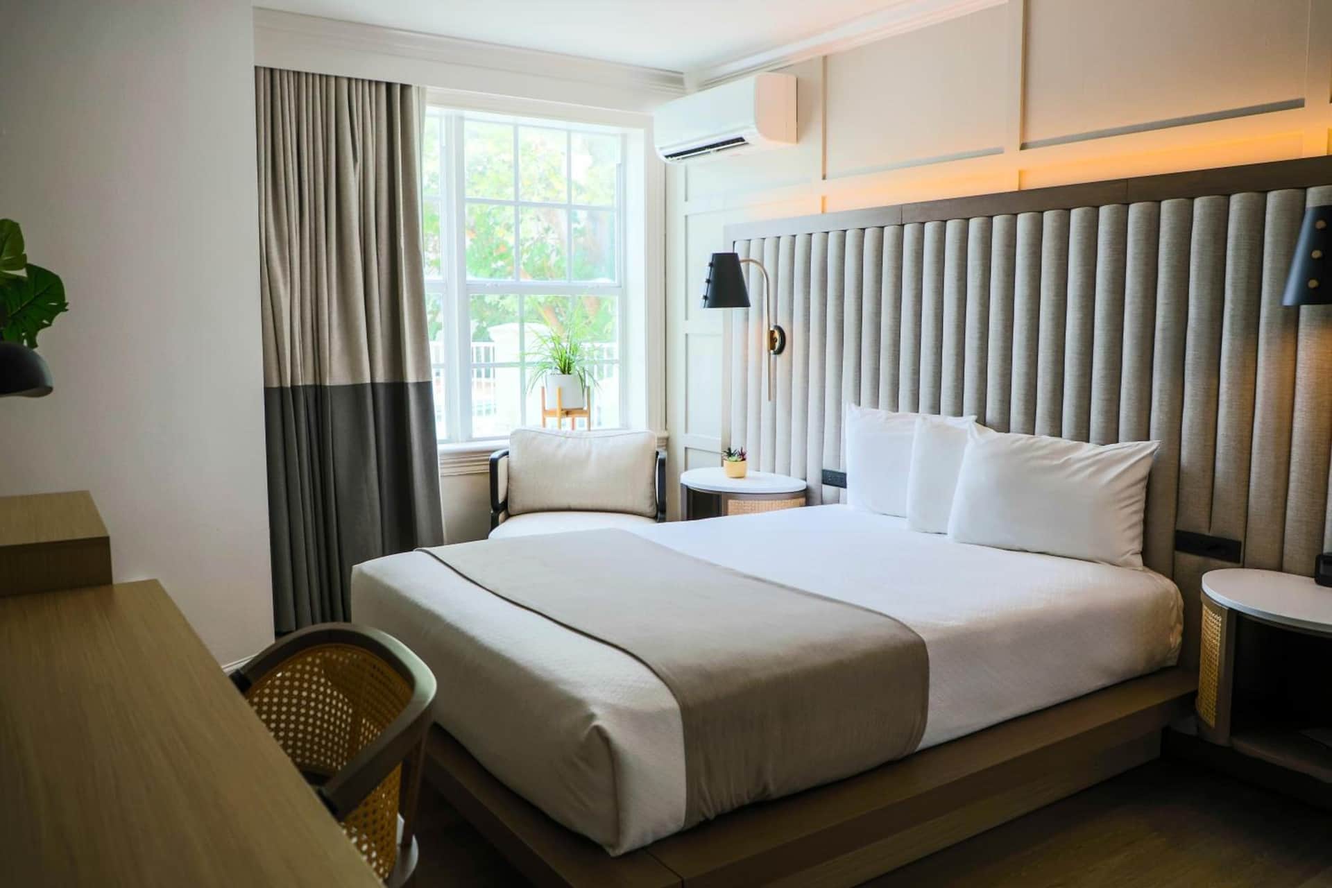 Riverside Hotel