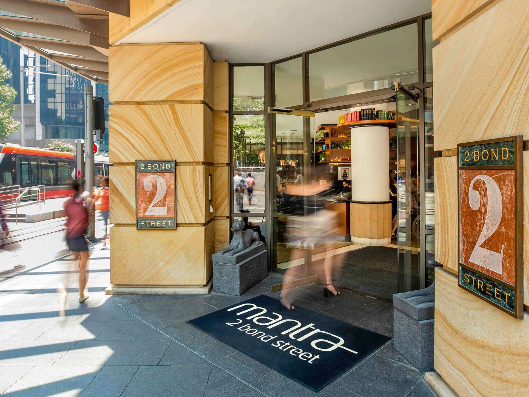 Mantra 2 Bond Street Sydney