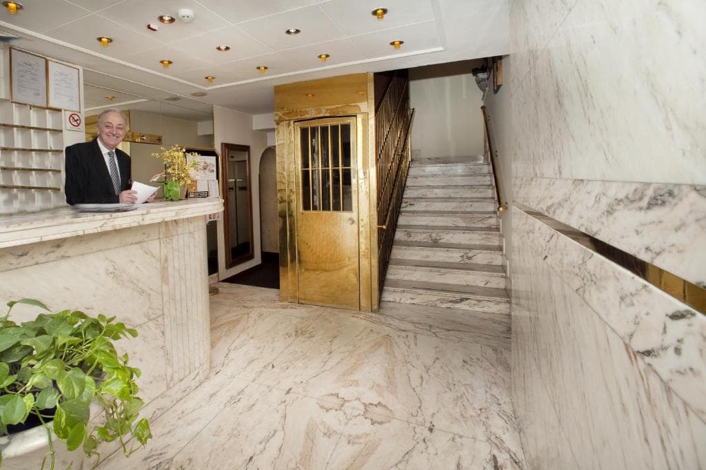 Hotel Tritone