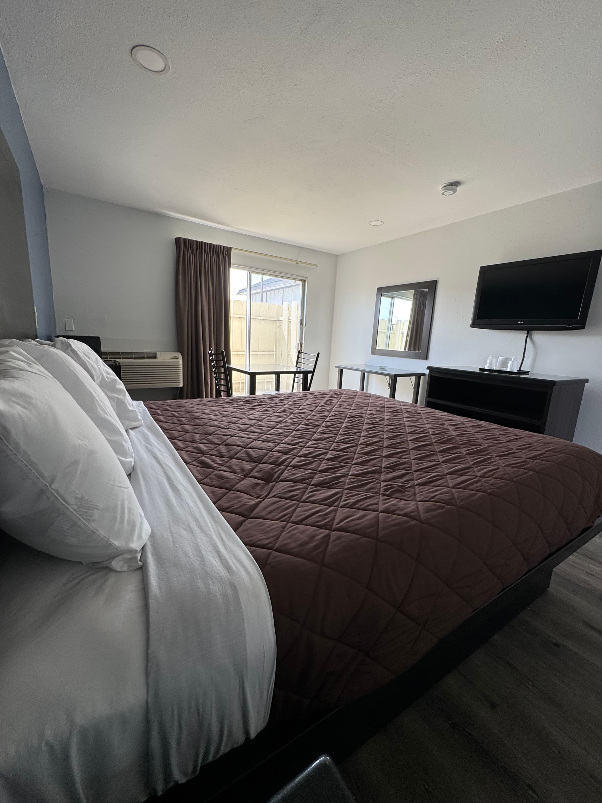 Economy Inn Fresno