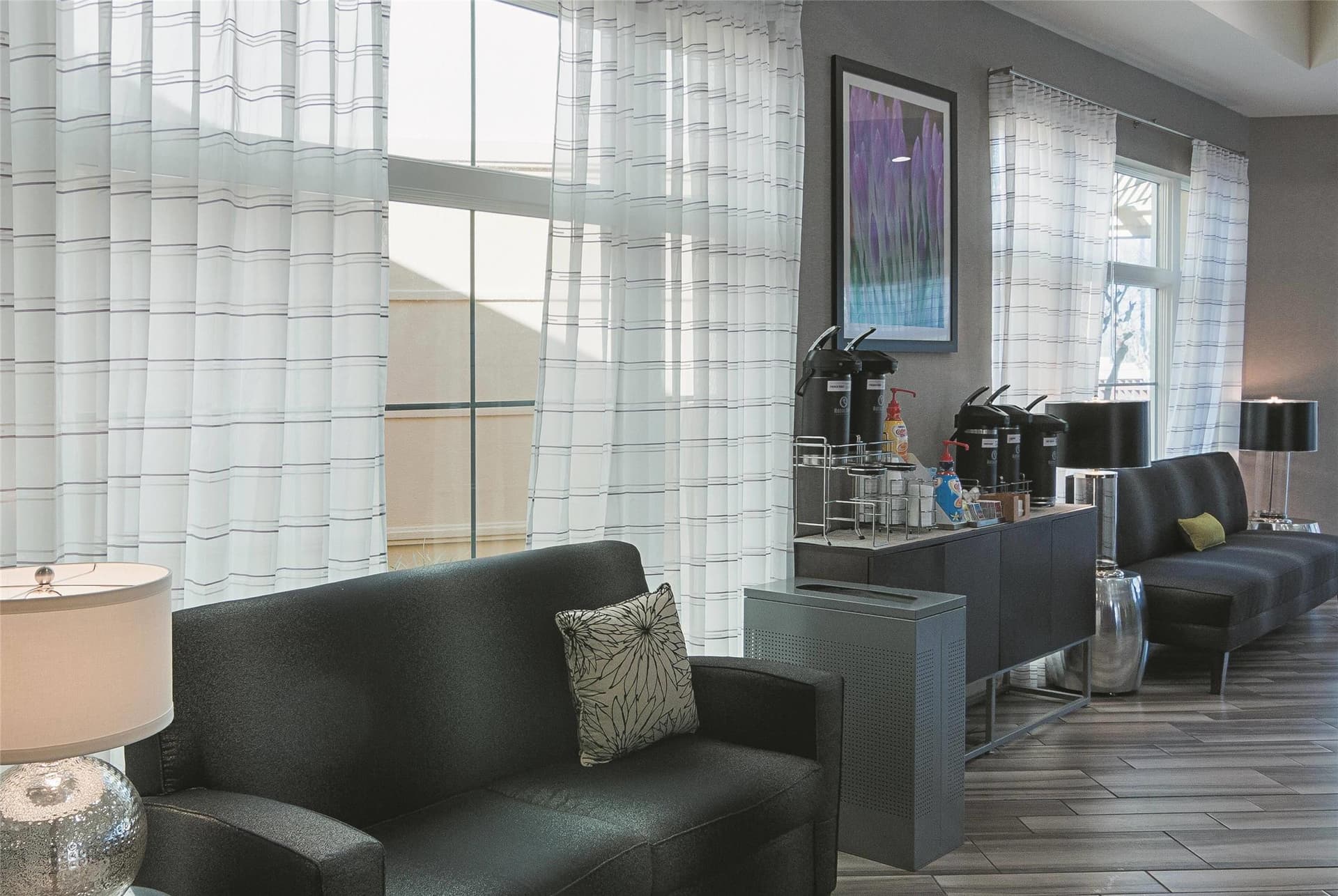 La Quinta Inn & Suites by Wyndham Orlando Airport