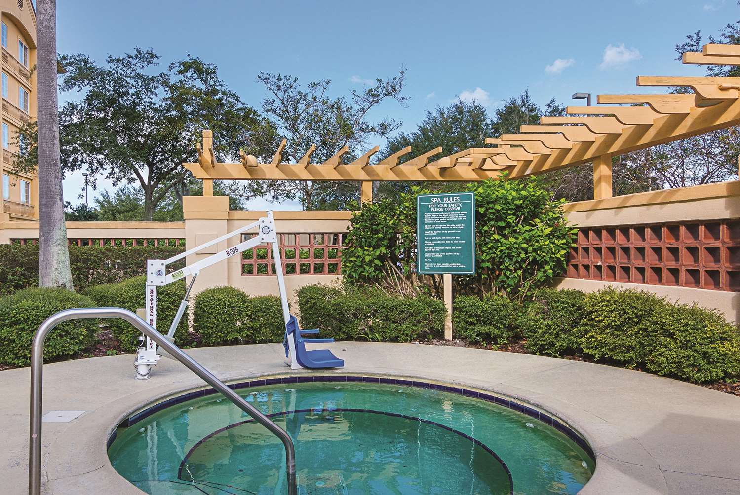 La Quinta Inn & Suites by Wyndham Orlando Airport