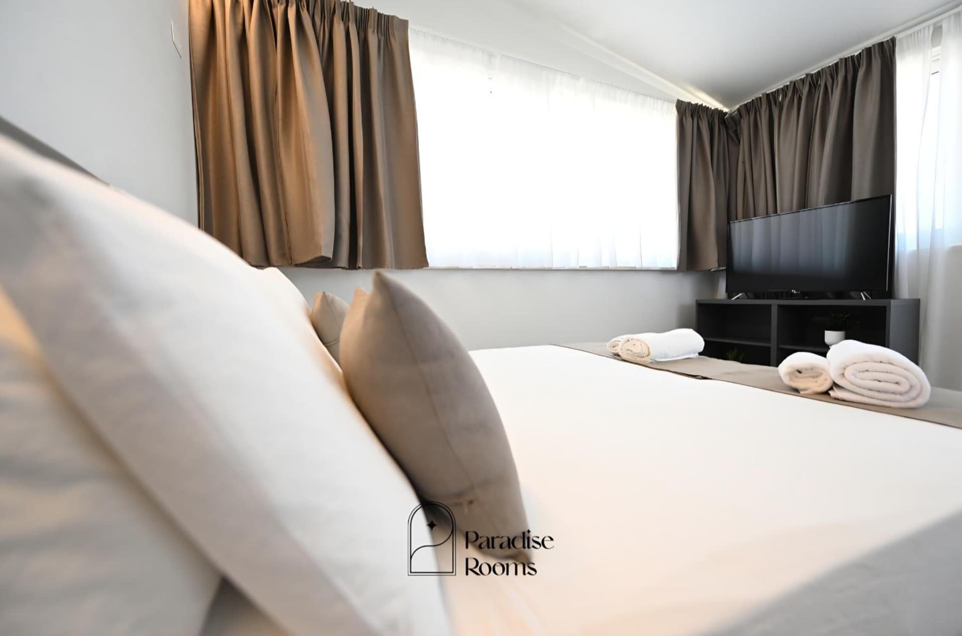 Hotel Paradise Rooms