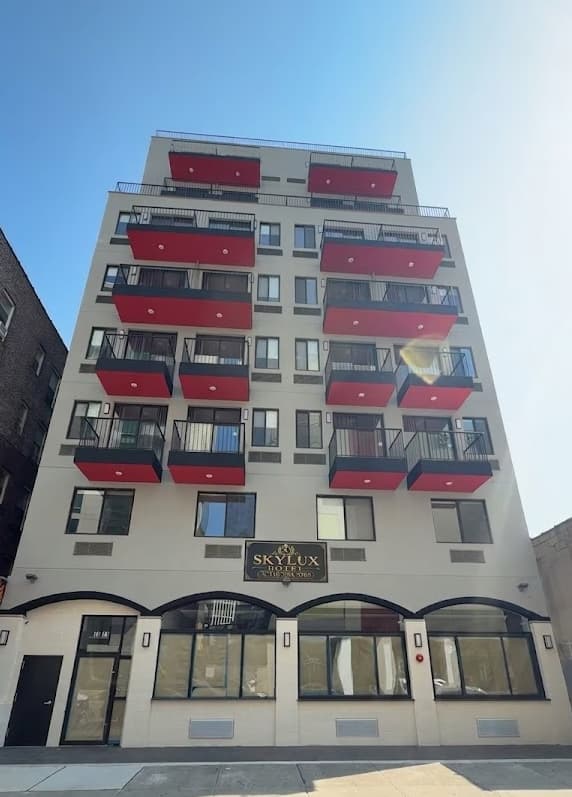 Skylux Hotel