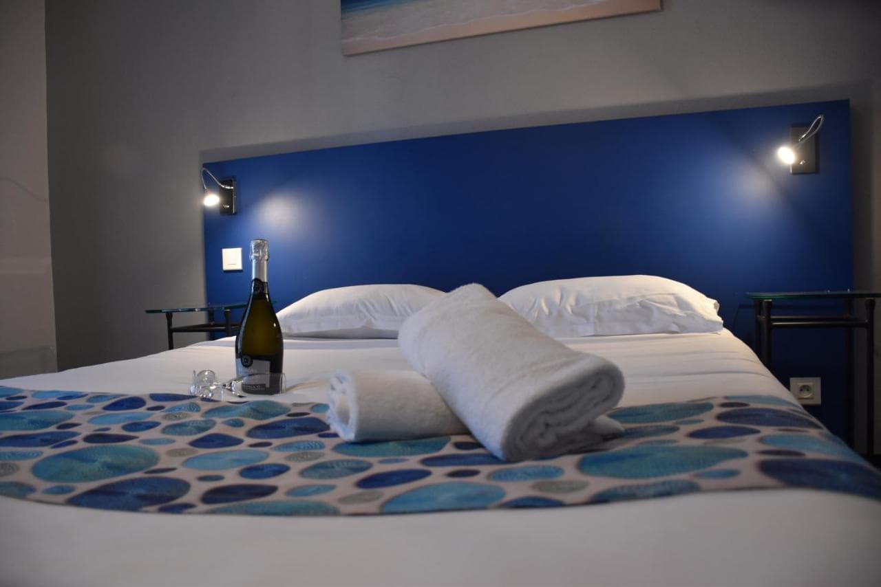Adonis Six-Fours - Hôtel Le Bel Azur