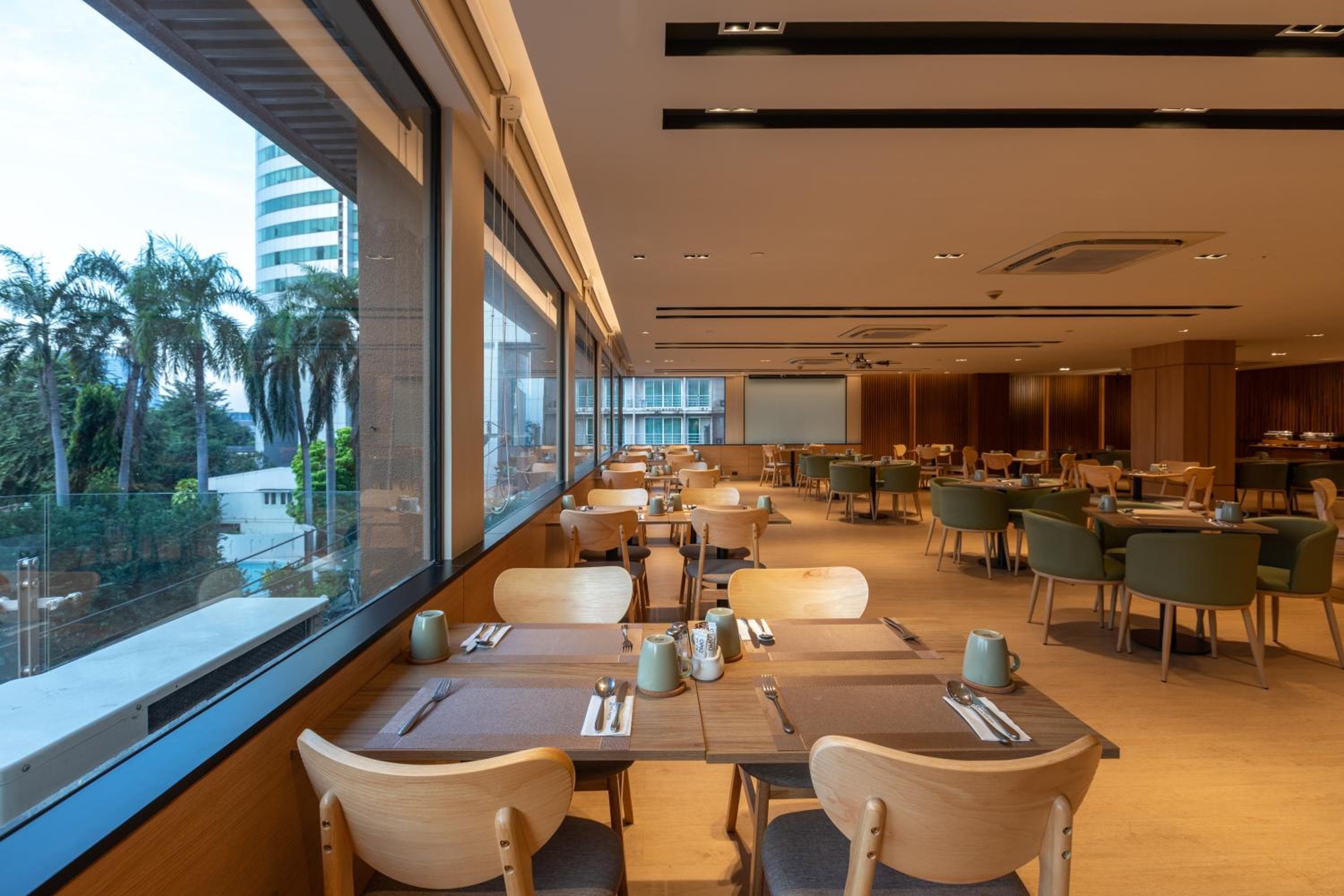 Golden Tulip Mandison Suites