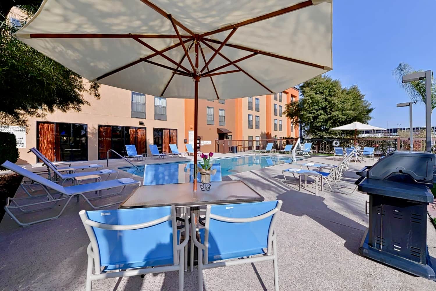 BEST WESTERN PLUS Fresno Airport Hotel