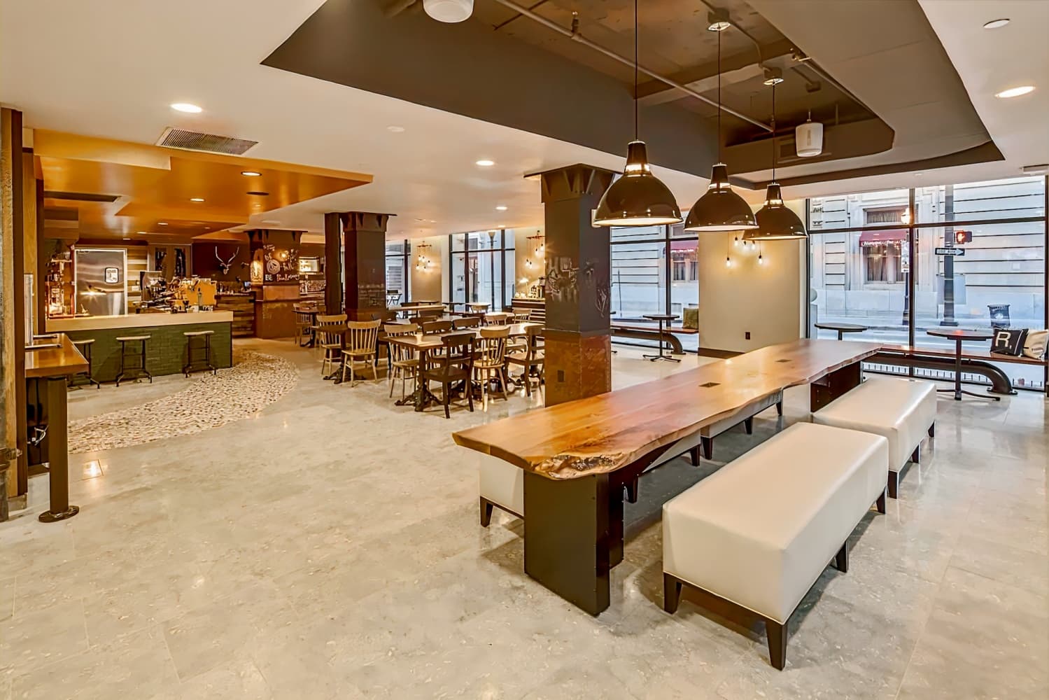 Hotel RL Baltimore Inner Harbor