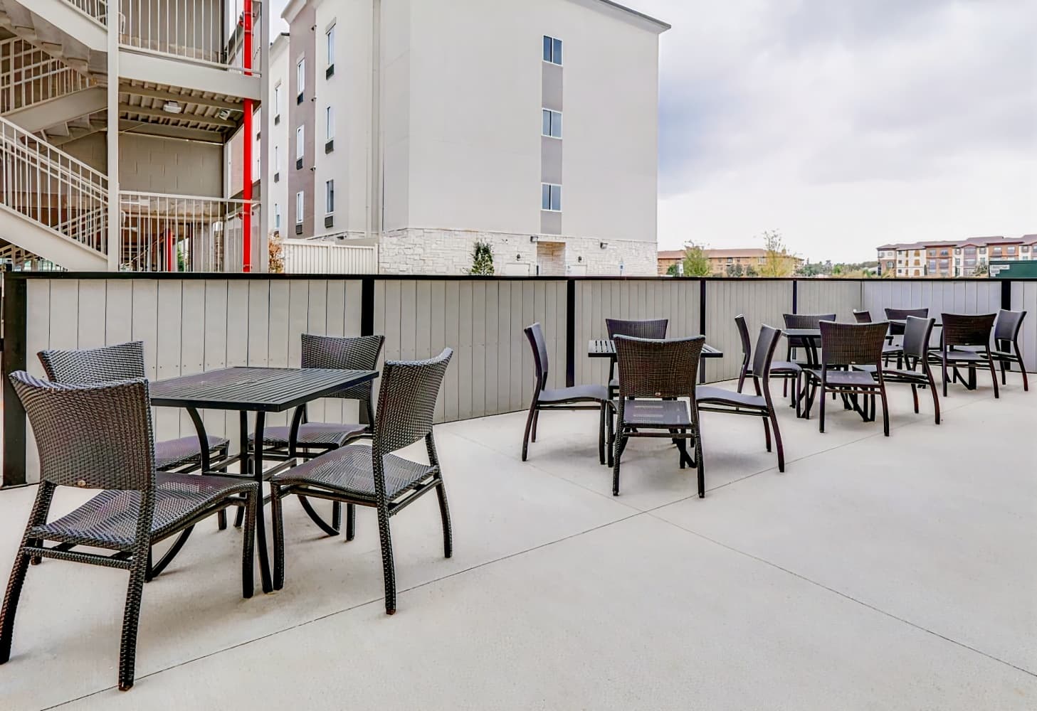 Holiday Inn Express & Suites Dallas NW - Farmers Branch