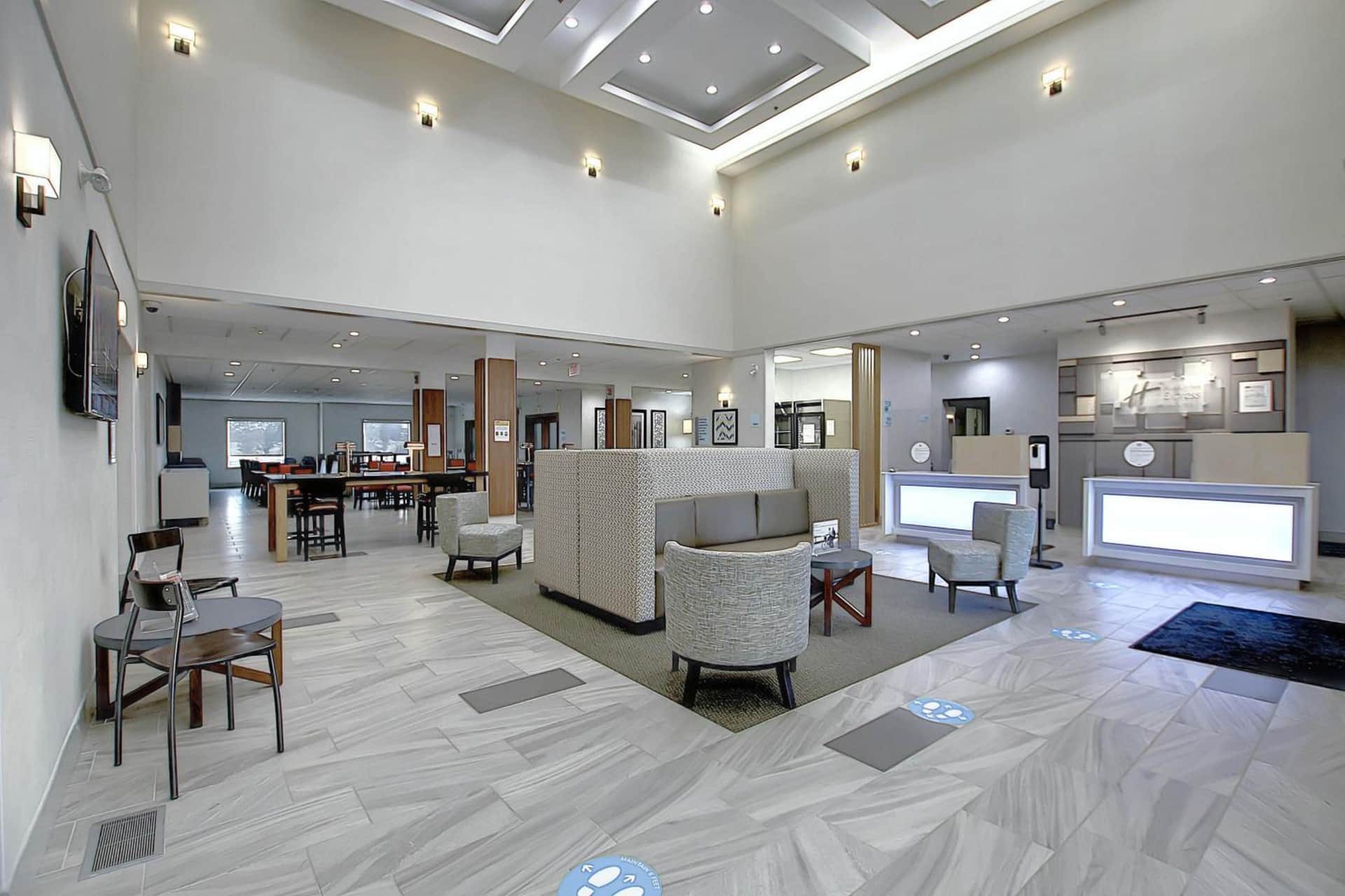Holiday Inn Express & Suites Airport Calgary