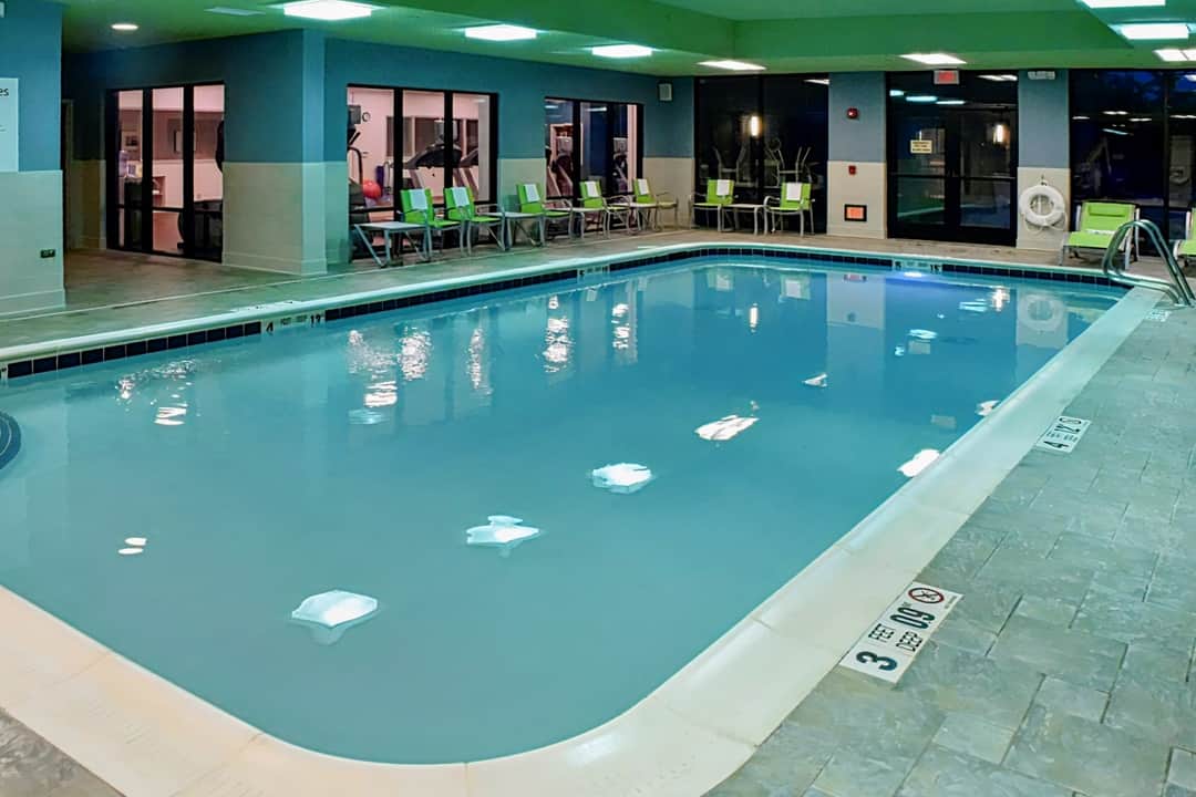 Holiday Inn Express Hotel & Suites Rochester Webster