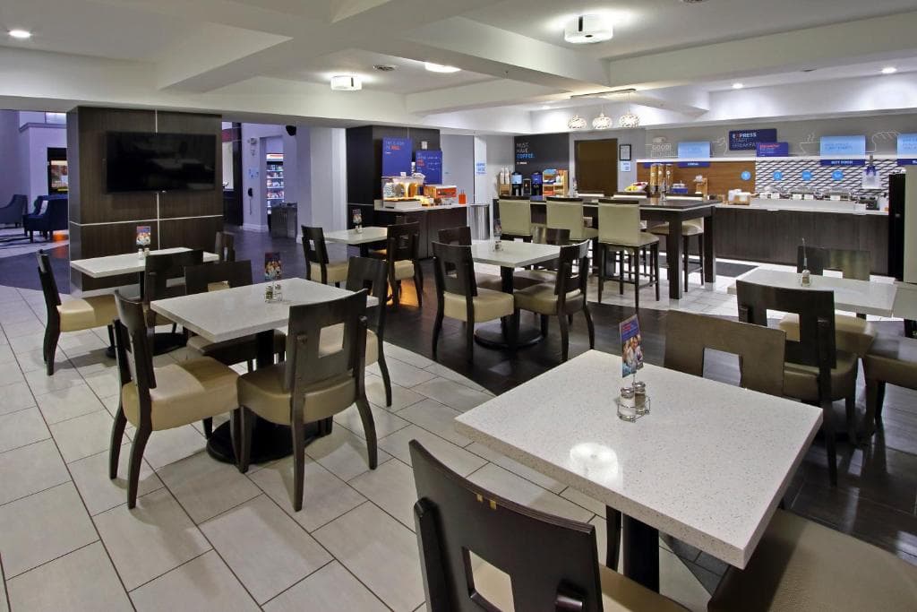 Holiday Inn Express & Suites Houston North IAH Area