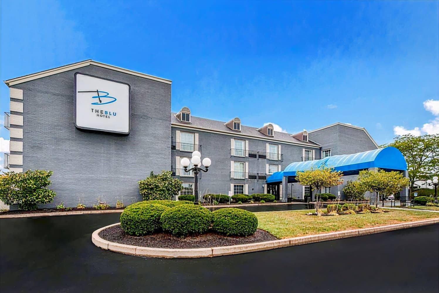 The Blu Hotel, Ascend Hotel Collection