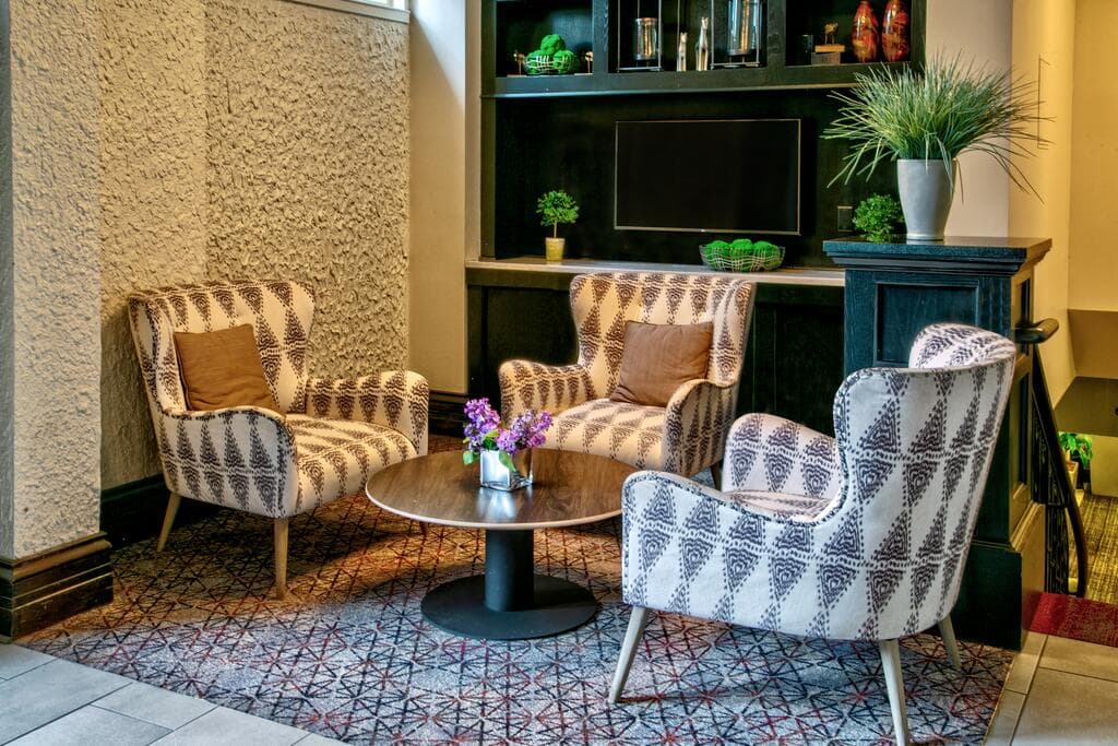 Courtyard Kansas City Country Club Plaza