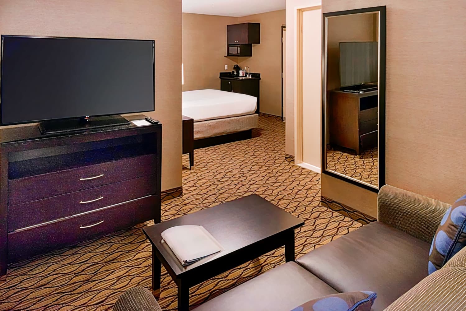 Holiday Inn Express Hotel & Suites Pasadena-Colorado Boulevard, an IHG Hotel