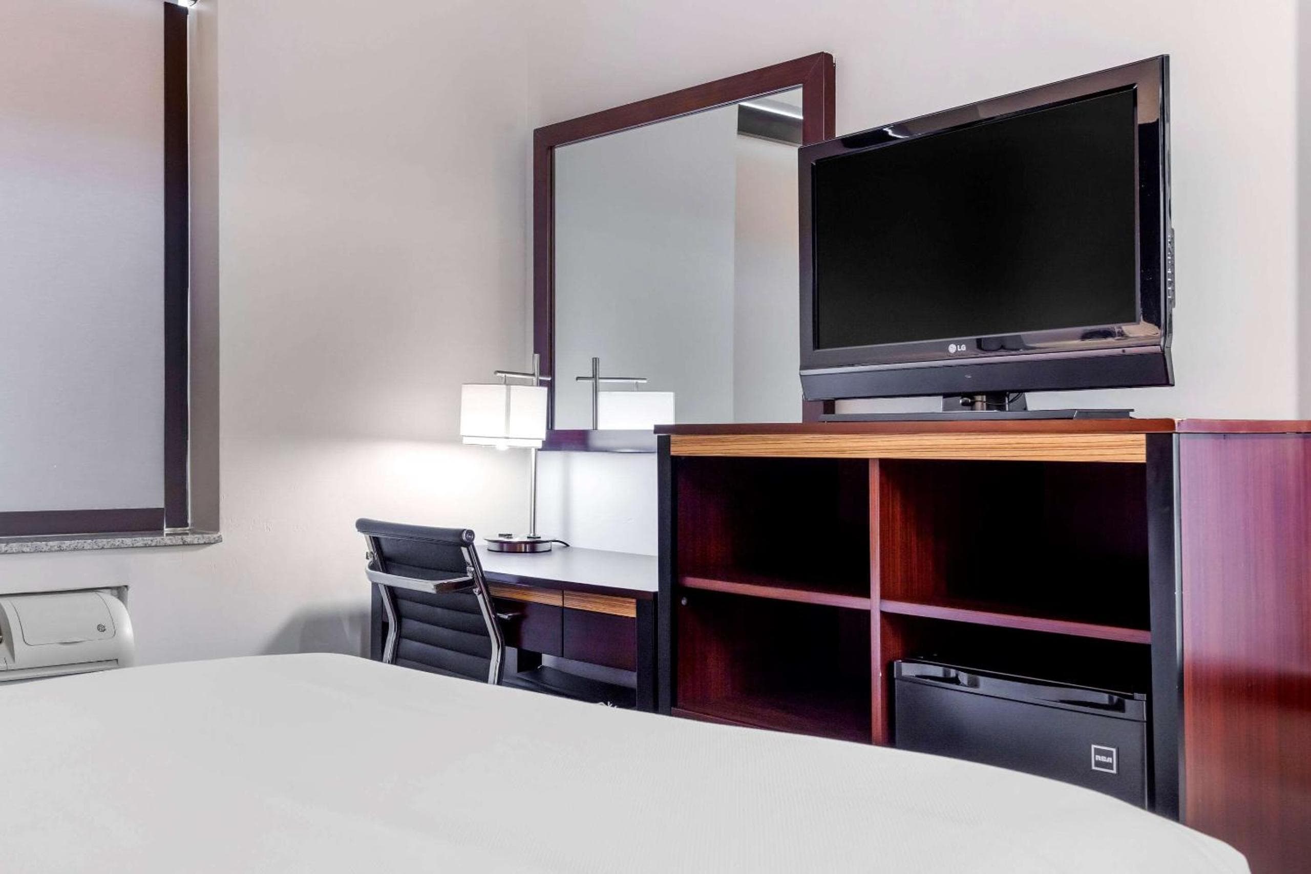 Avion Inn Near LGA Airport, Ascend Hotel Collection