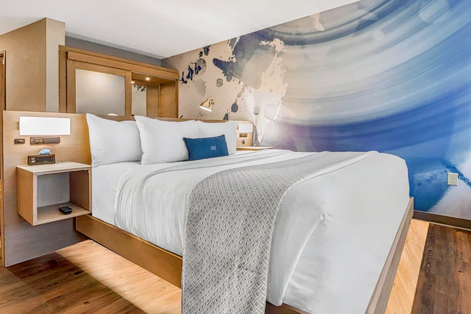 Cambria Hotel Milwaukee Downtown