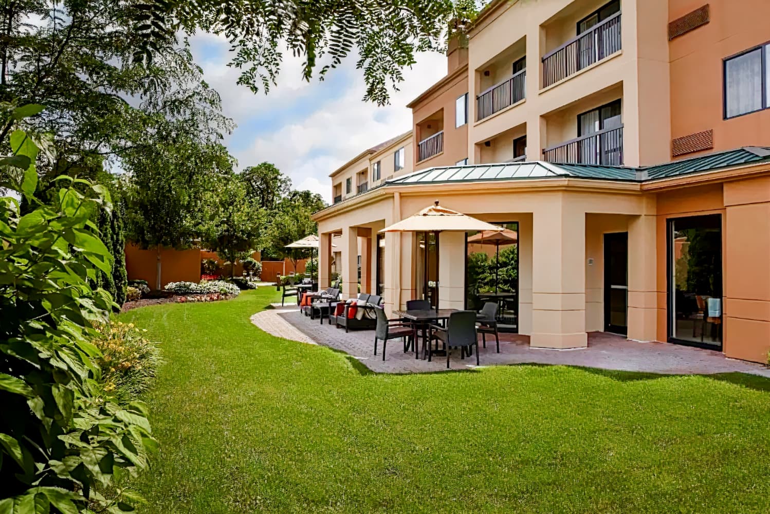 Courtyard Newark Granville