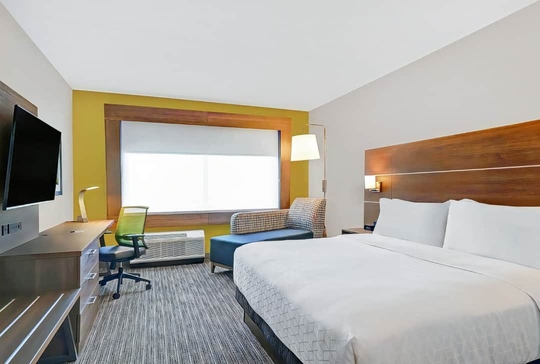 Holiday Inn Express Kingston West