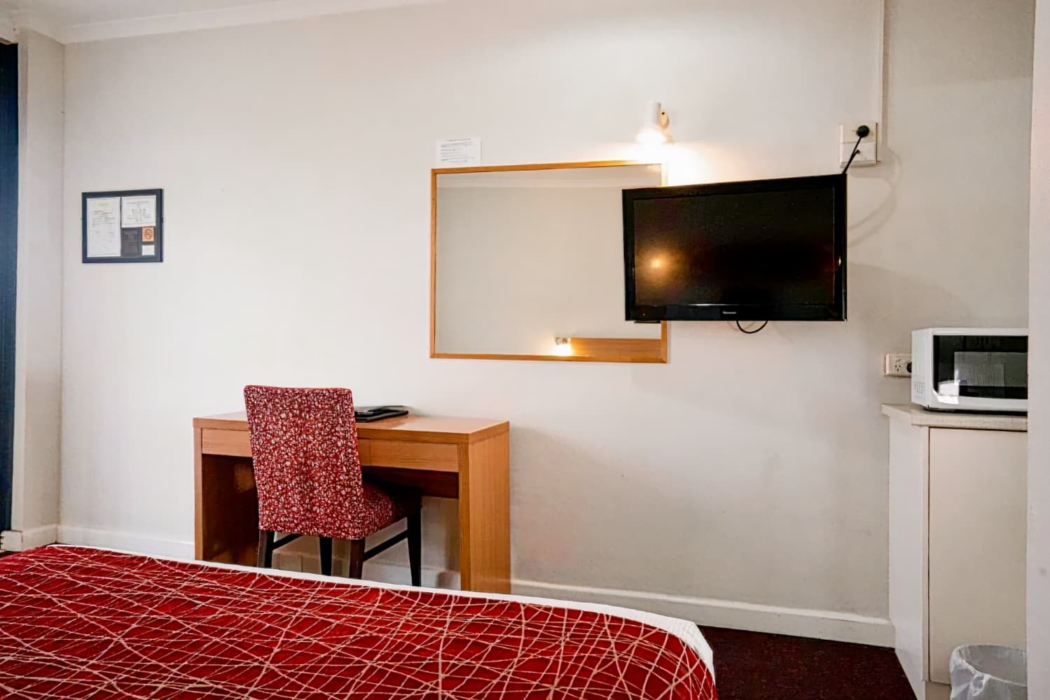 Admiralty Inn