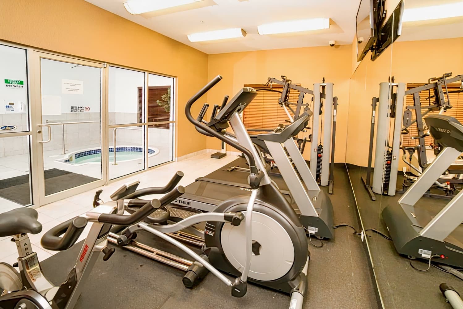 Holiday Inn Express & Suites Slave Lake