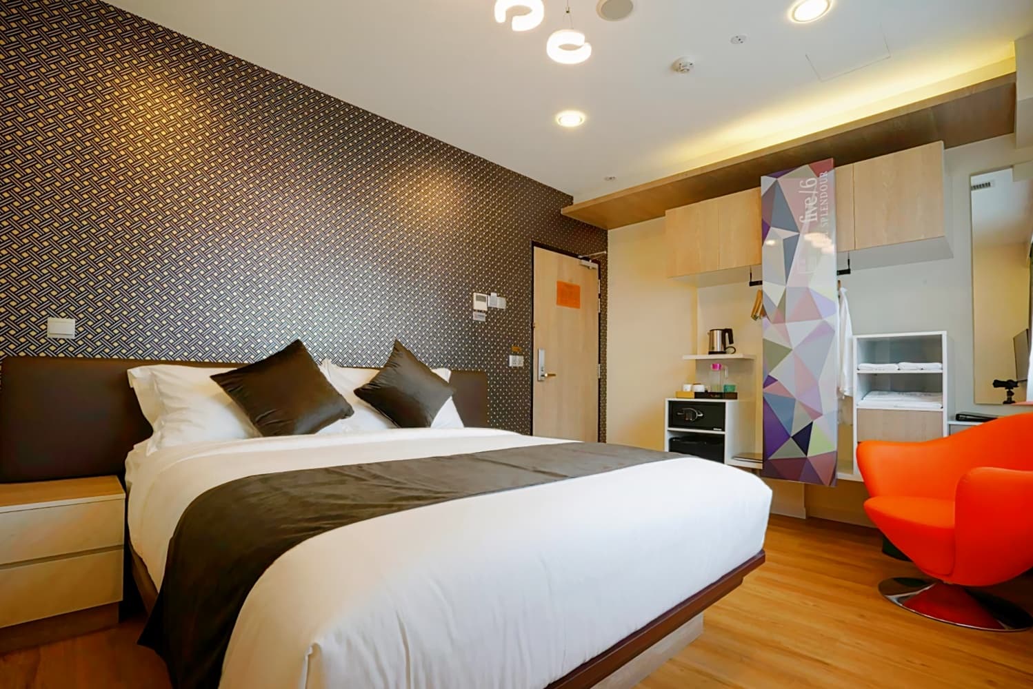 five/6 Hotel Splendour