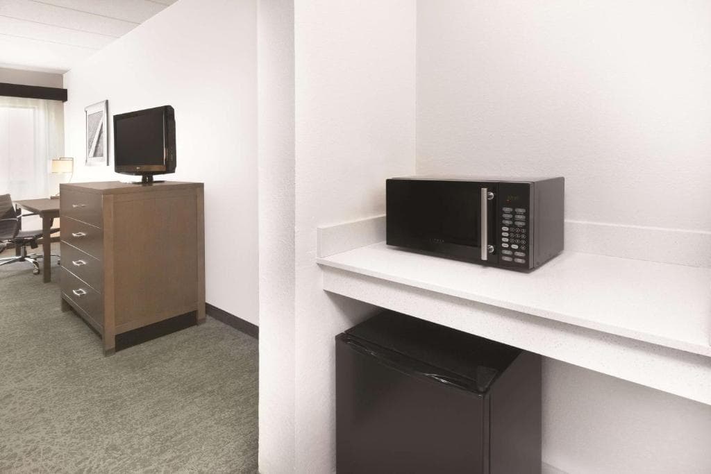 La Quinta Inn & Suites by Wyndham Philadelphia Airport