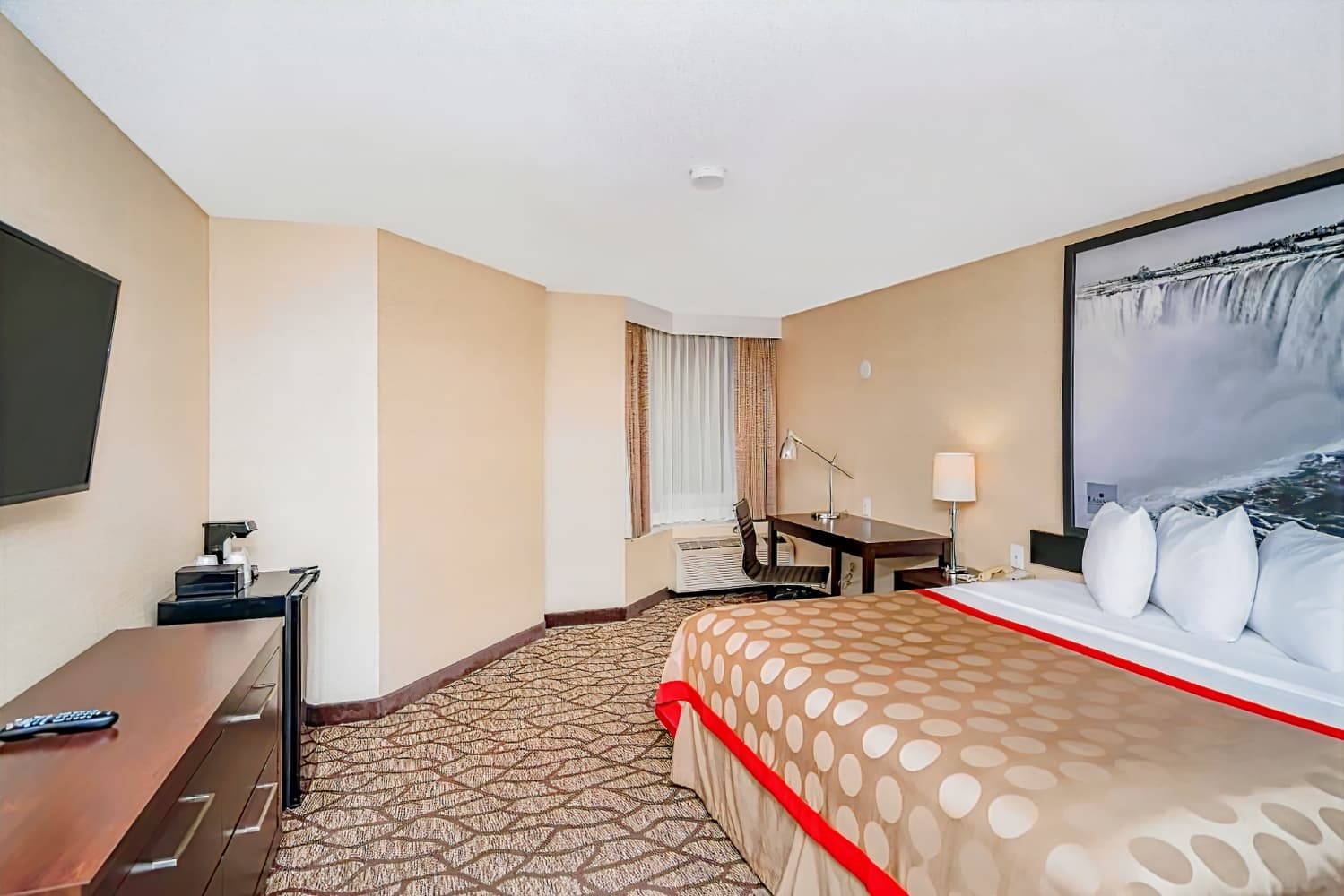 Ramada By Wyndham Niagara Falls near the Falls