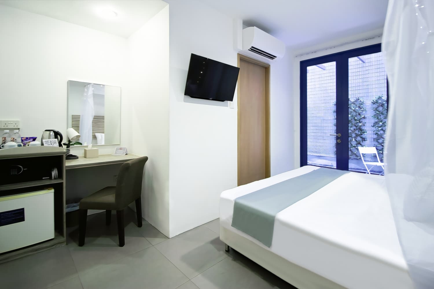 Victoria Hotel, a NuVe Group Collection