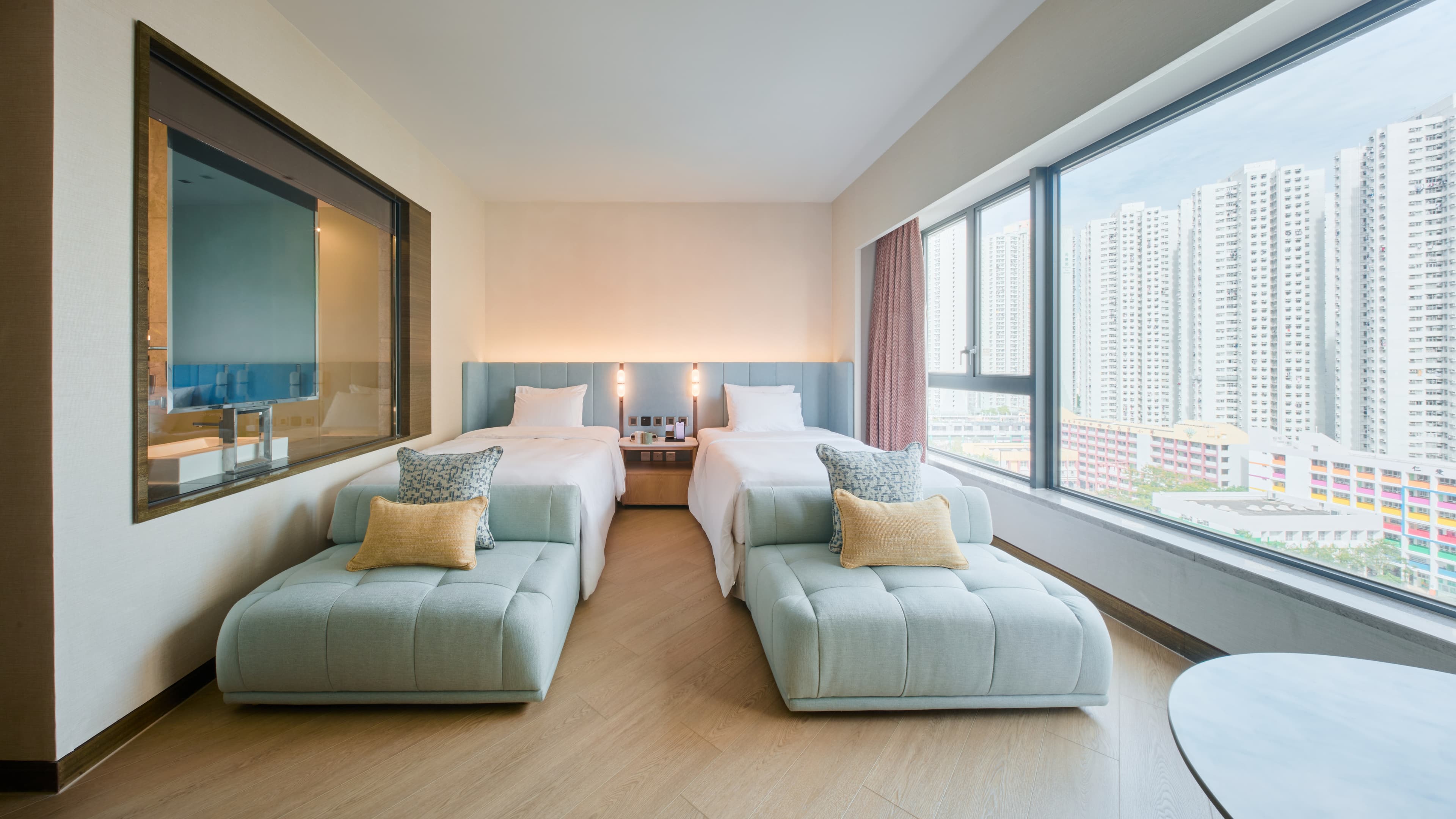 The Royal Garden Kowloon East (formerly: Royal Plaza Hong Kong Kowloon East, an IHG Hotel)