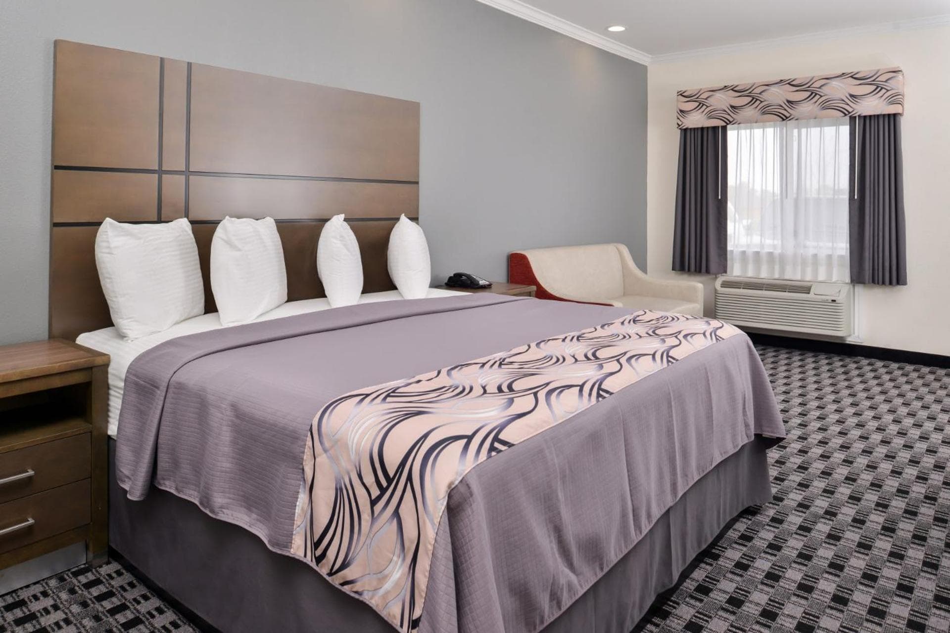 Crystal Inn & Suites IAH Humble