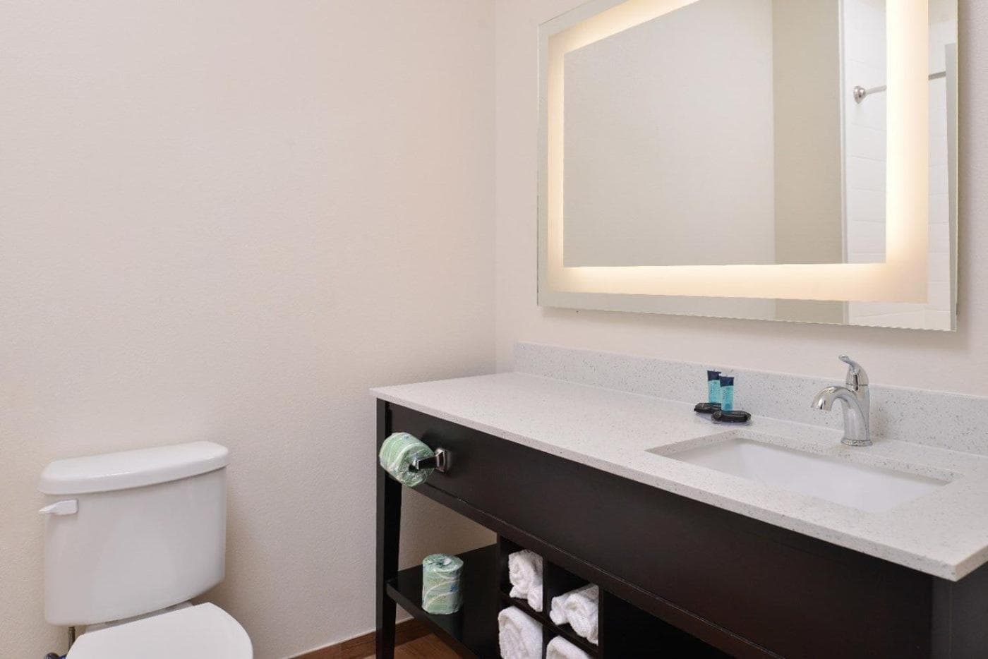 Crystal Inn & Suites IAH Humble