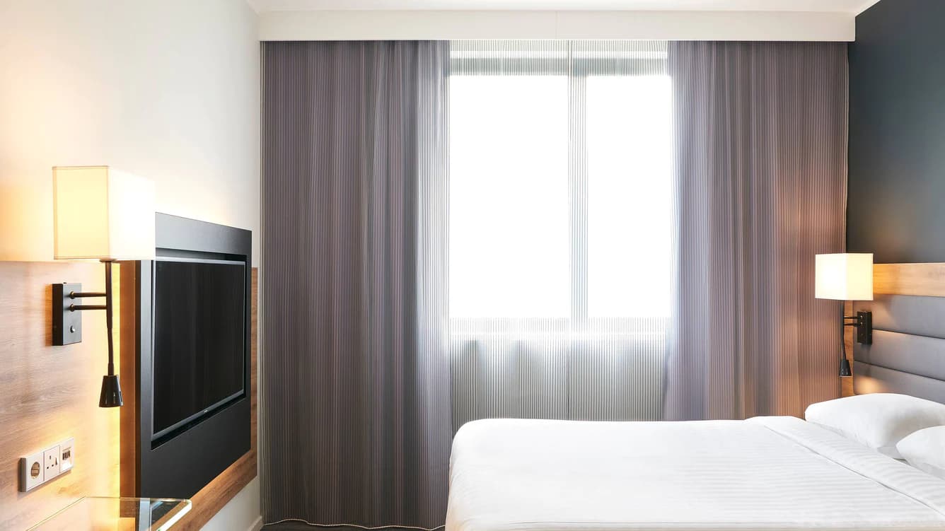 Moxy Edinburgh Airport