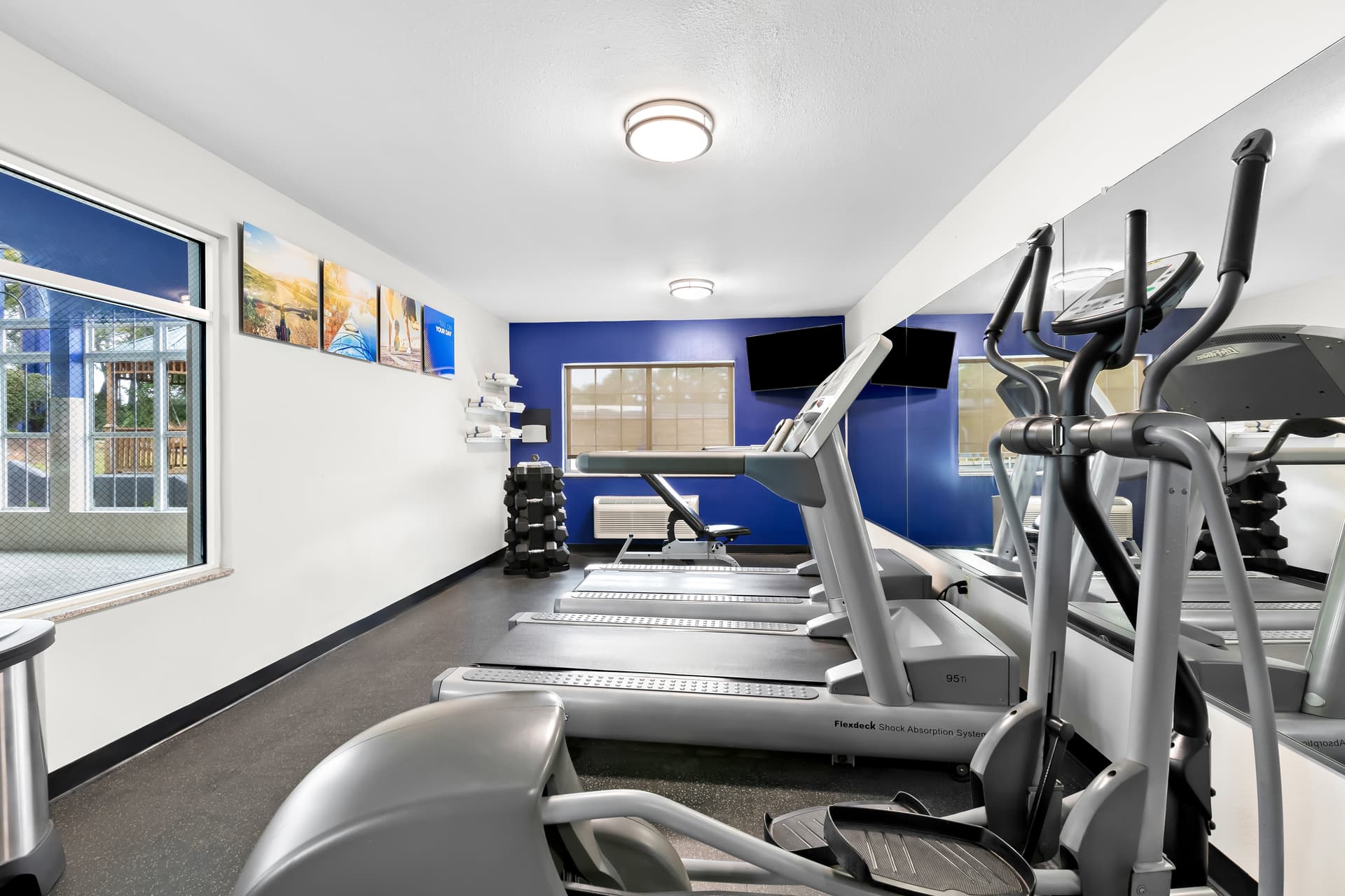 Comfort Inn & Suites Nashville Near Tanger Outlets