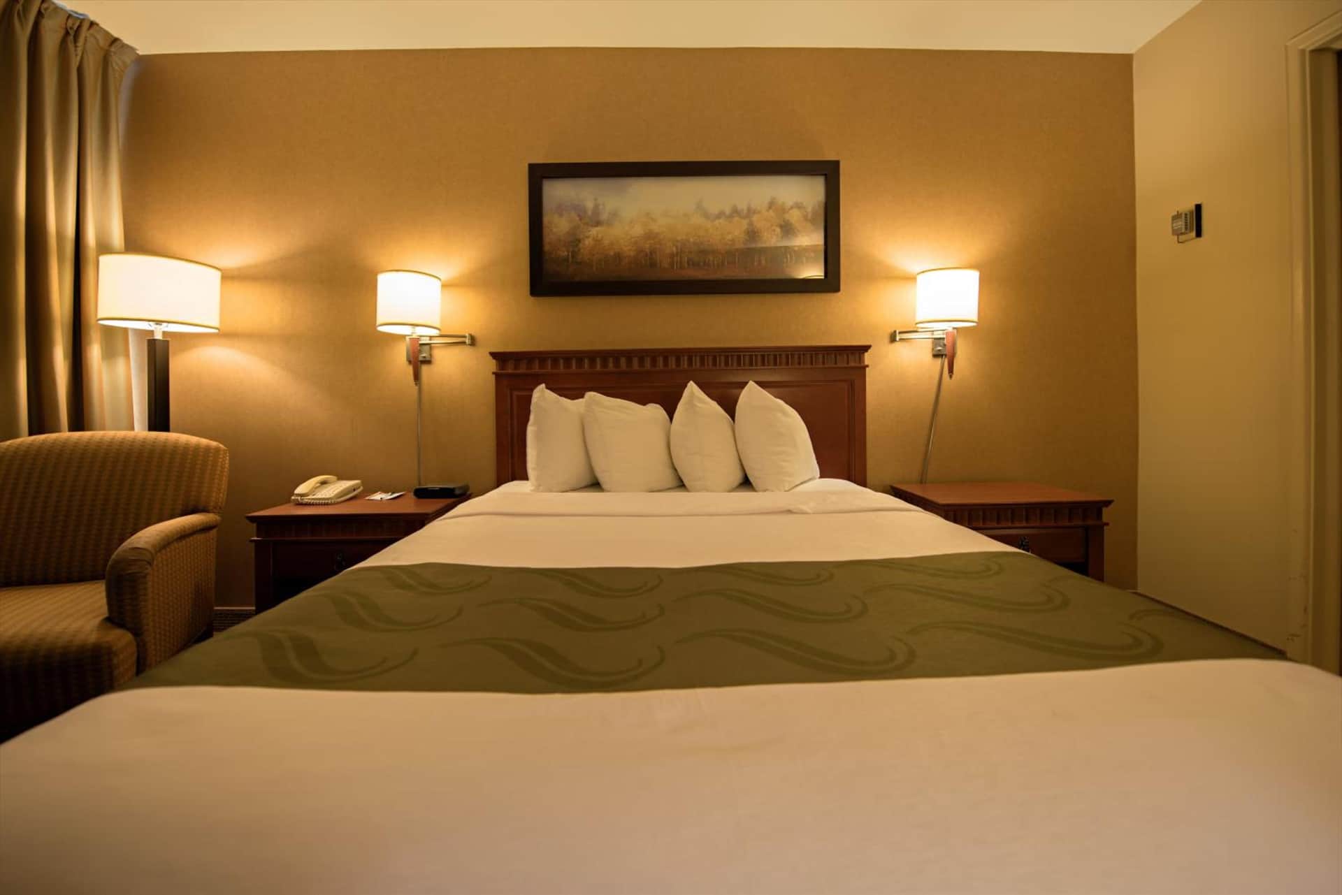 Quality Inn & Suites P.E. Trudeau Airport