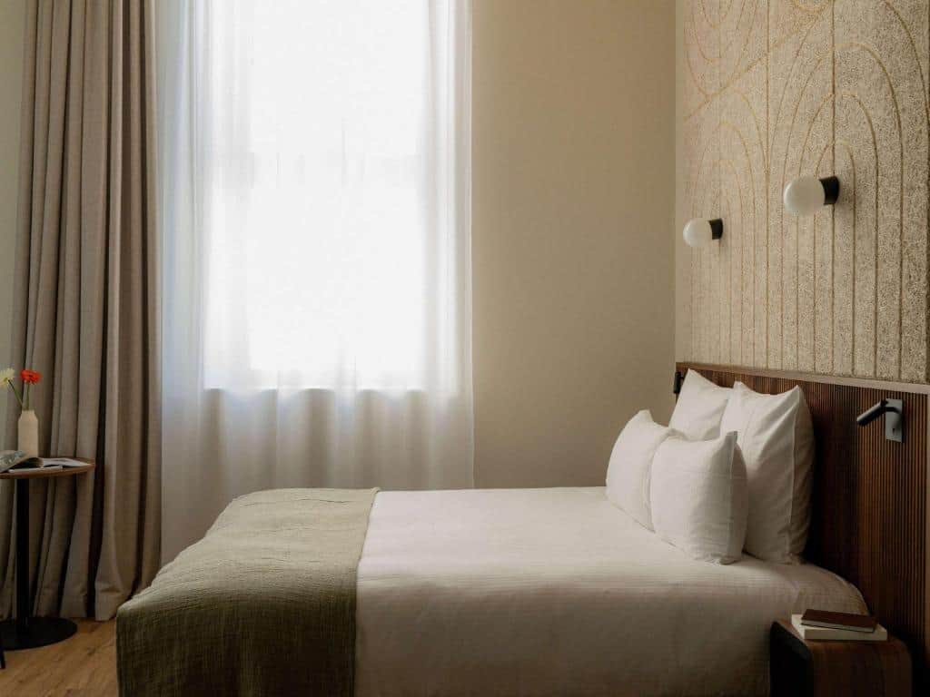 Hôtel Fort St Laurent Lyon - Handwritten Collection