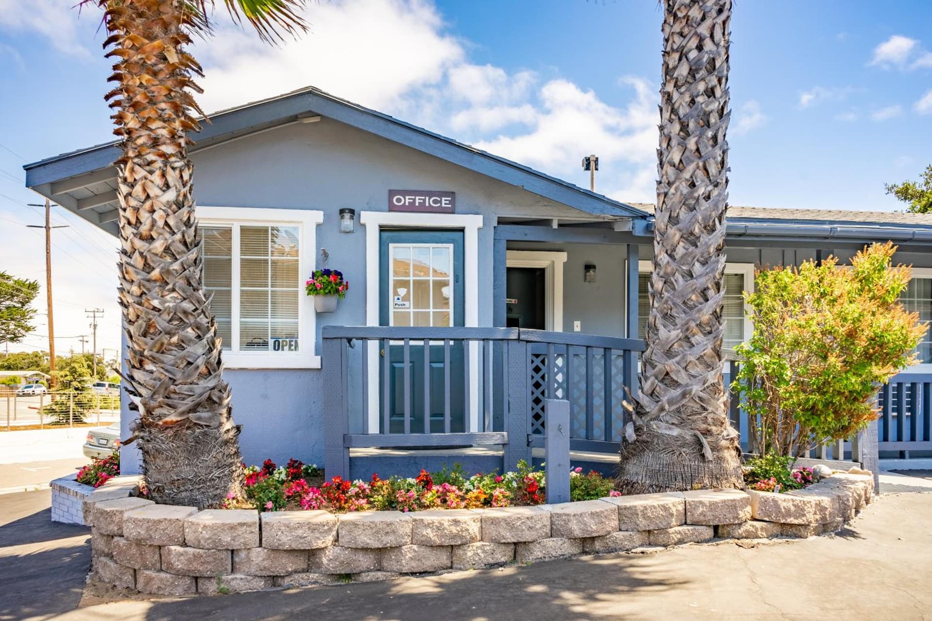 The Monterey Fireplace Inn