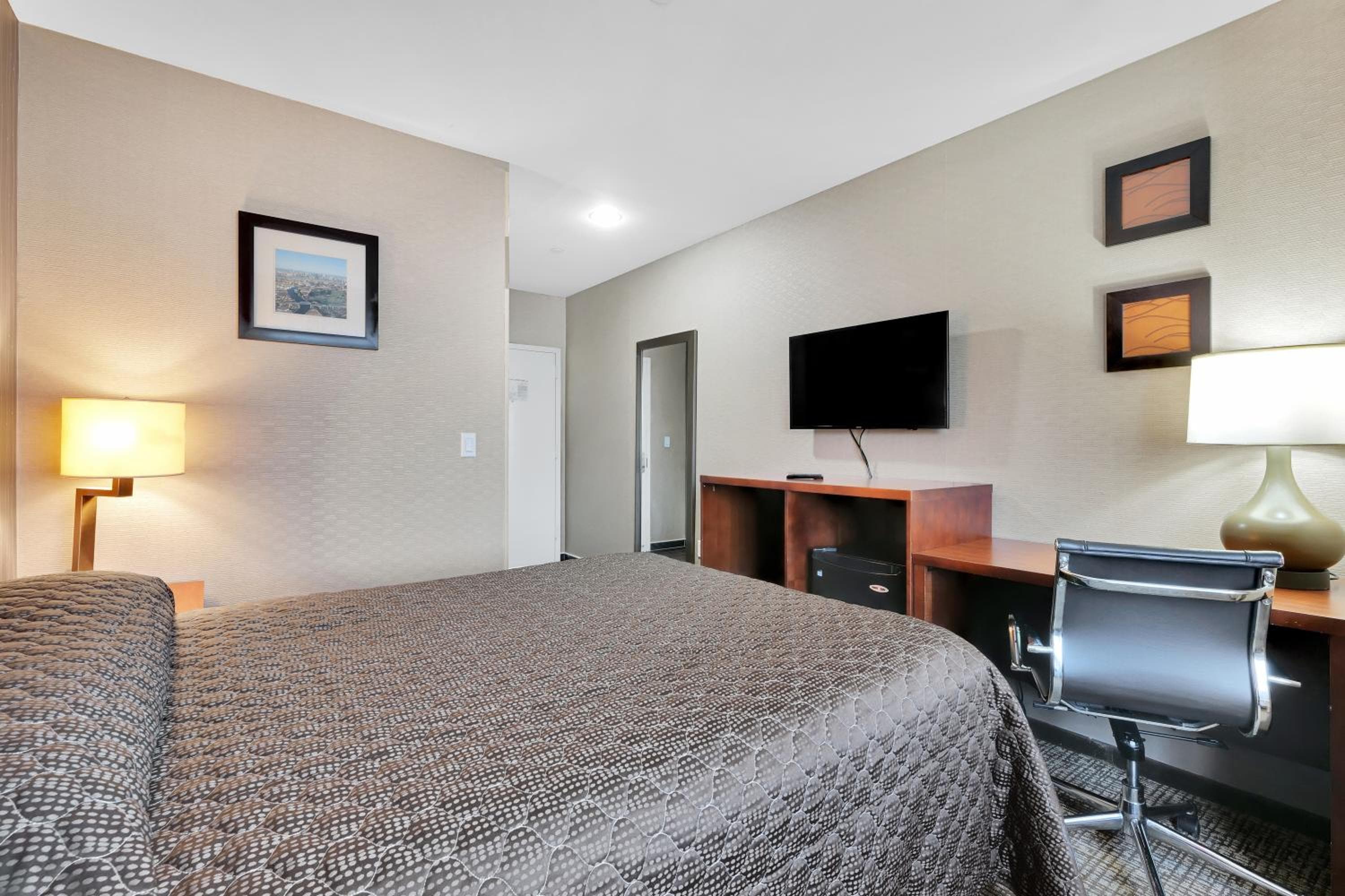 Hotel Pergola Jamaica JFK