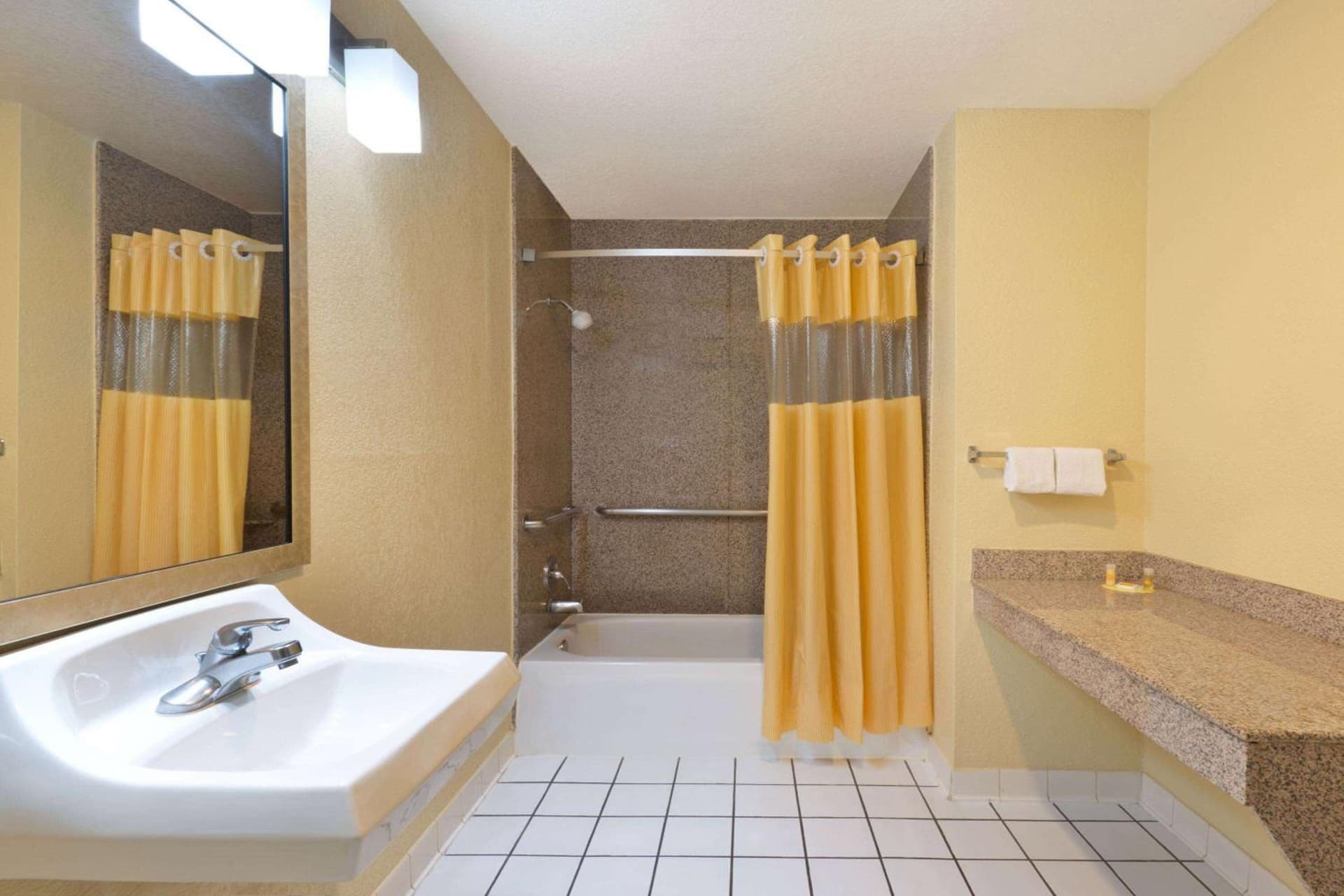 Days Inn by Wyndham Near Seaworld San Antonio