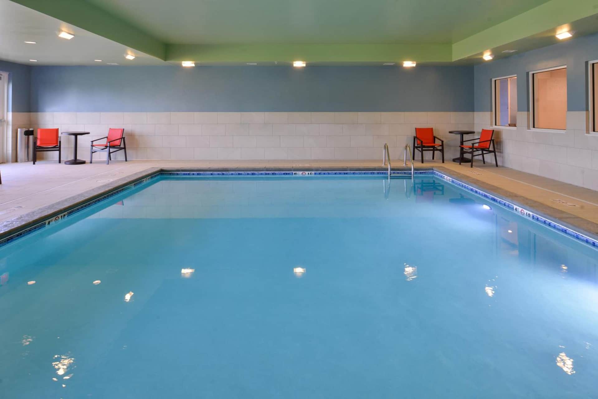 Holiday Inn Express & Suites - Mall of America - MSP Airport