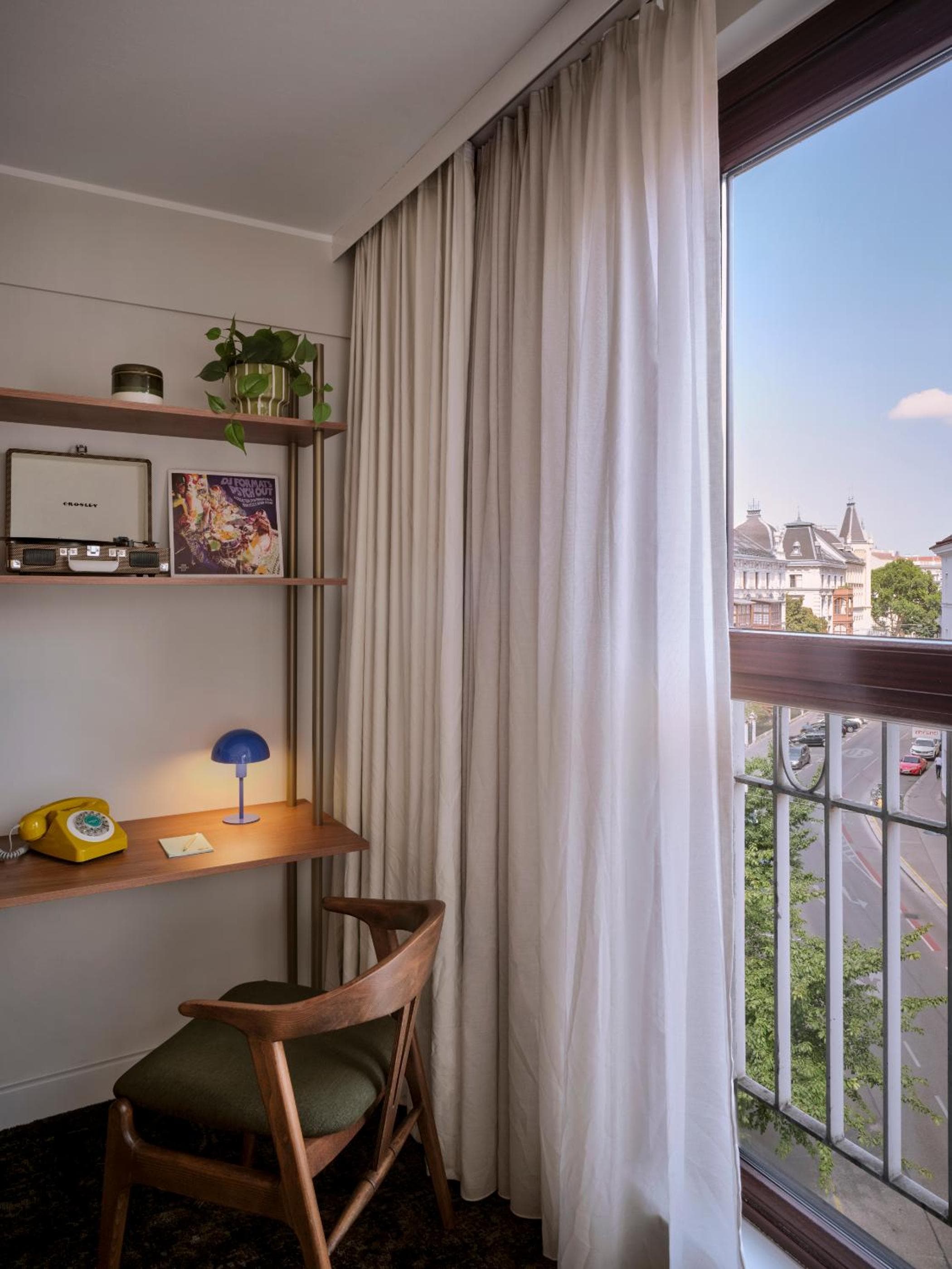 Max Brown 5th District, part of Sircle Collection