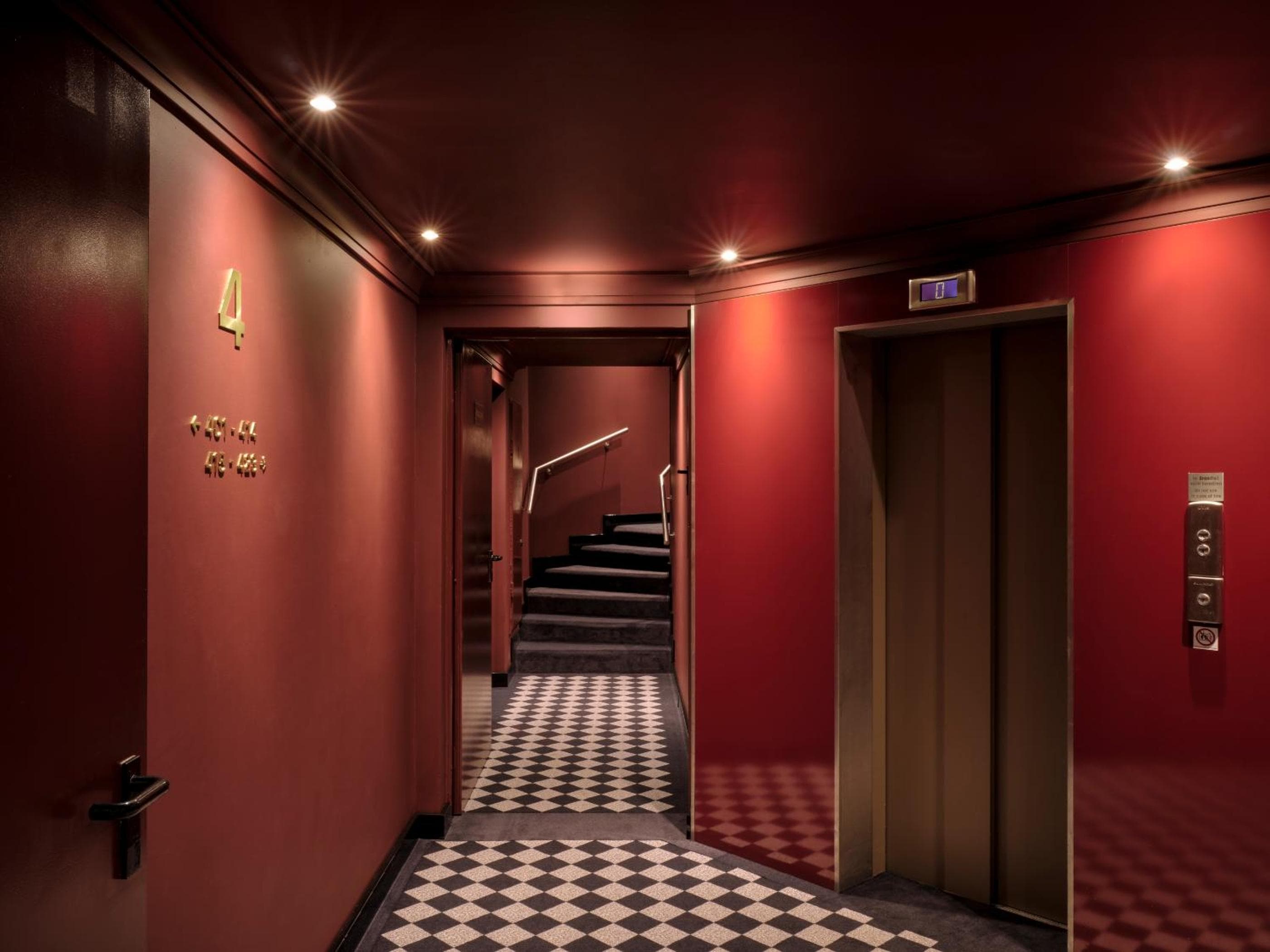 Max Brown 5th District, part of Sircle Collection