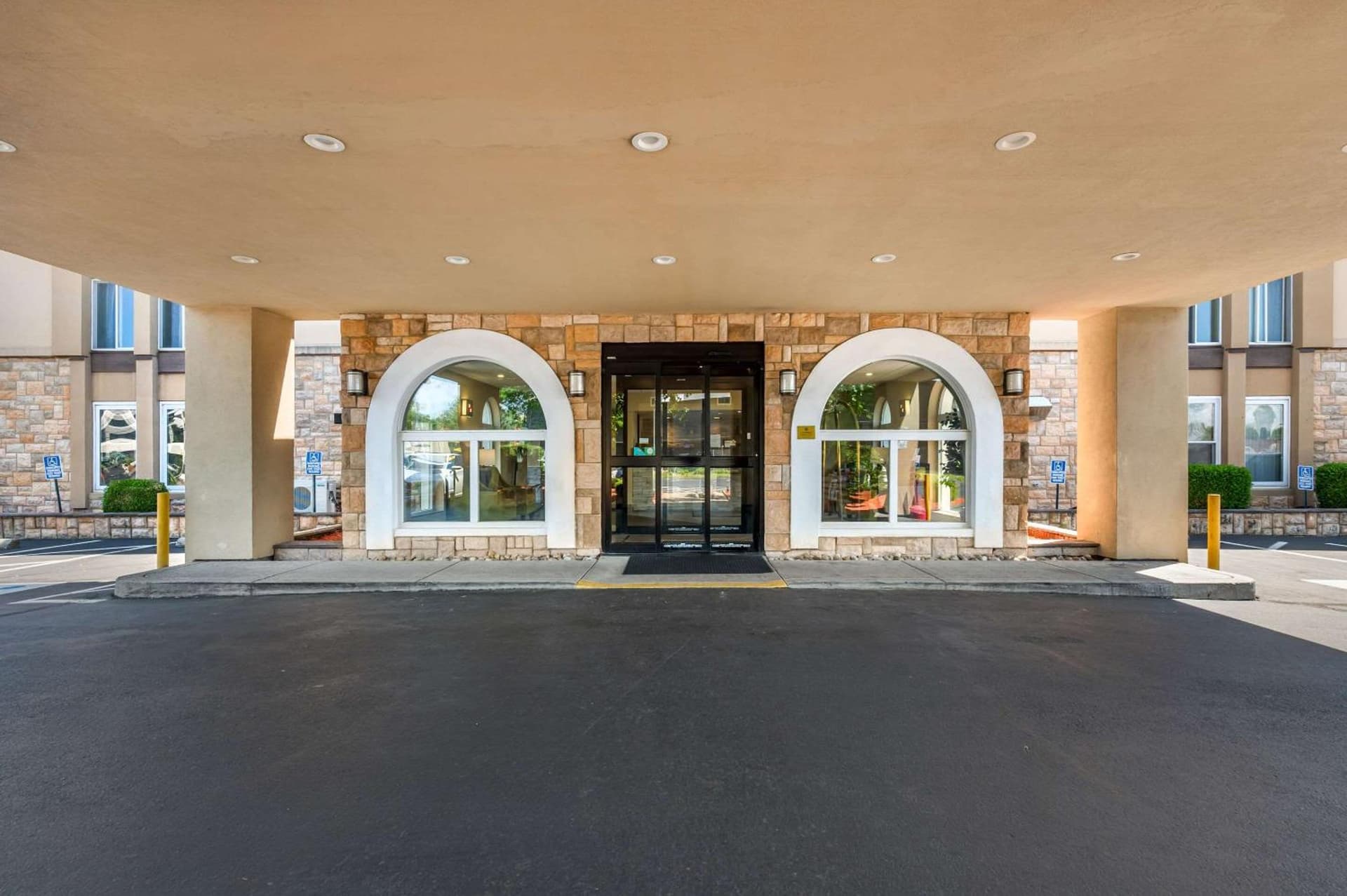 Comfort Inn & Suites East Hartford - Hartford