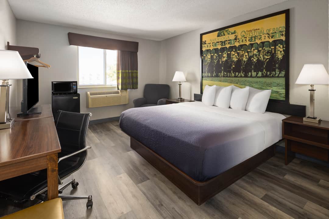 Super 8 by Wyndham Latham/Albany Airport