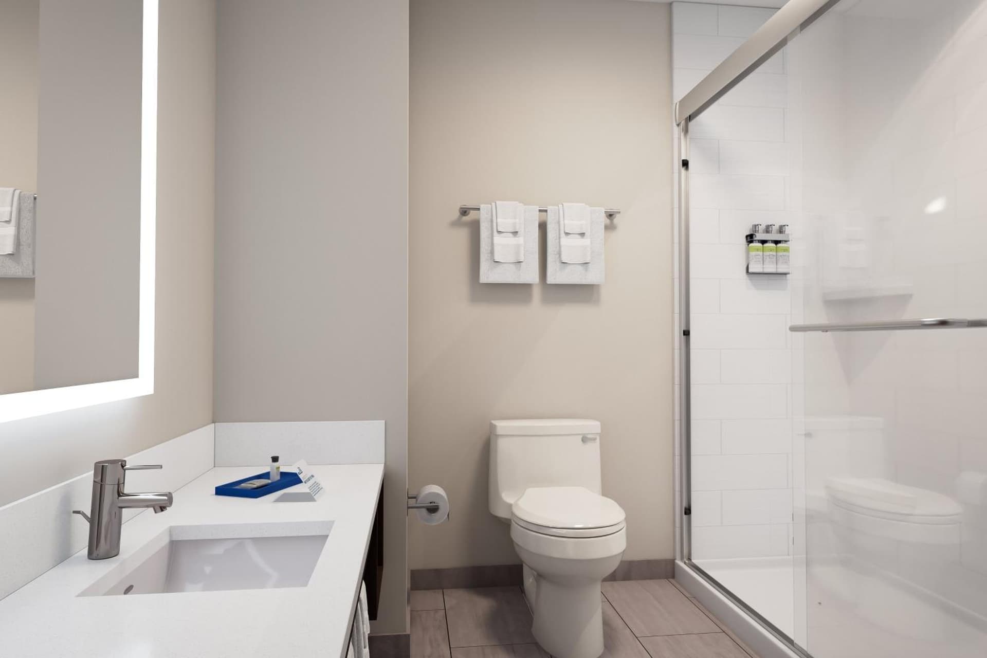 Holiday Inn Express & Suites - Cedar Rapids NE - Marion