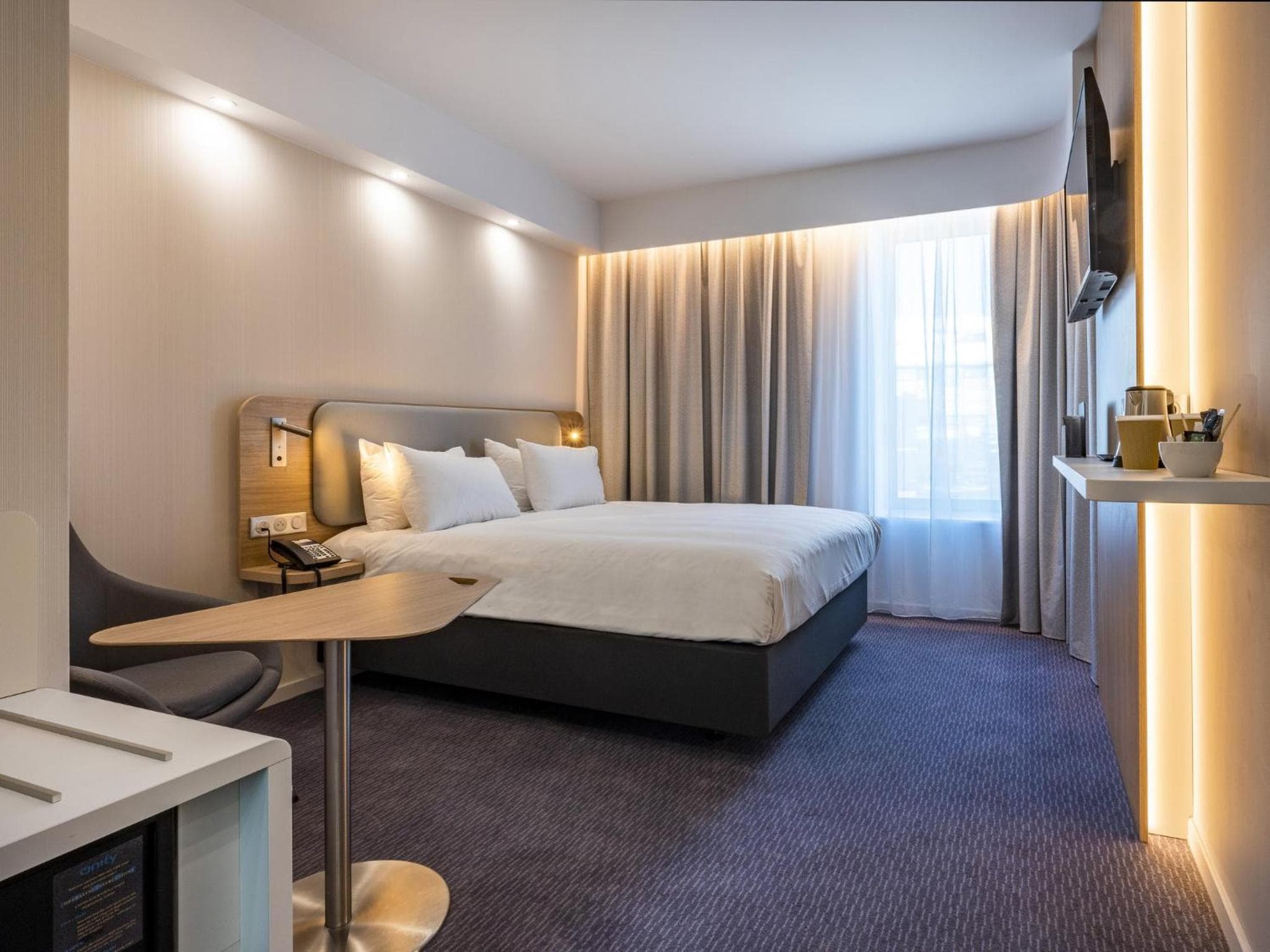 Holiday Inn Express Brussels - Airport by IHG